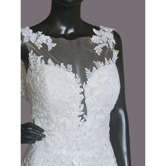 NWOT Ivory Illusion Neckline Plunge A-Line Floral Lace Wedding Gown - Morilee - Picture 4 of 12